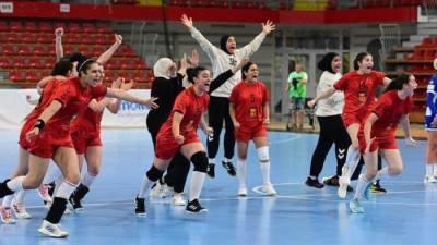 "صبحي" يهنىء منتخب ناشئات اليد على الظهور المميز فى بطولة العالم بمقدونيا