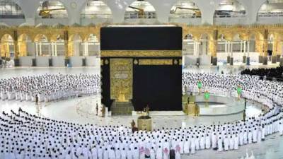 السعودية تعلن إجراءات جديدة بخصوص تأشيرات العمرة