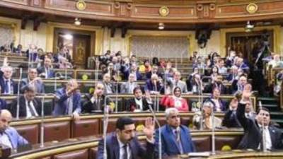 لجلسة طارئة.. بدء توافد أعضاء مجلس النواب لمقر البرلمان 