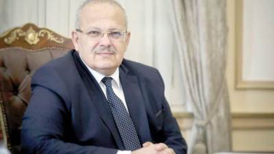 رئيس جامعة القاهرة يهنئ الدكتور" أيمن عاشور" لاختياره وزير للتعليم العالي 