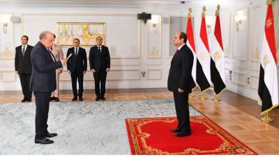 الرئيس السيسي يشهد أداء وزير قطاع الأعمال العام اليمين الدستورية