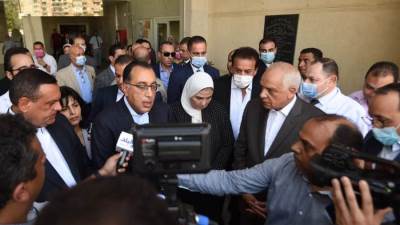 مدبولى: «كل الدعم لأسر الضحايا والمصابين.. ولن نترككم إلا وأنتم بصحة وعافية»