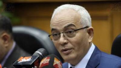 وزير التعليم الجديد يصل مكتبه وقيادات الوزارة تستقبله