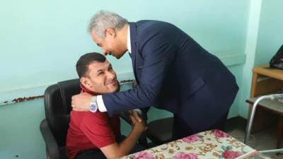 بالصور.. ماذا فعل وزير القوى العاملة في أول يوم عمل له بالوزارة؟ 