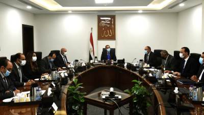 "مدبولي" يتابع إجراءات زيادة التعاون البحري بين مصر وتونس والجزائر