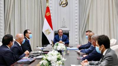 السيسي يناقش مع شركة سكك حديد ألمانيا تشغيل شبكة القطار الكهربائي السريع