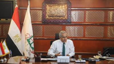 وزير القوى العاملة يلتقى أعضاء اللجنة النقابية للعاملين لبحث احتياجات العامل