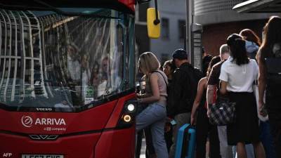 معدل البطالة في بريطانيا قرب أدنى مستوى منذ نصف قرن