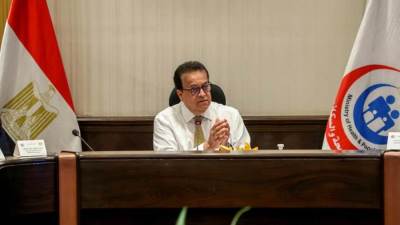 وزير الصحة يوجه بسرعة انتهاء لجنة الدلائل من أعمالها وفقا للمعايير العالمية