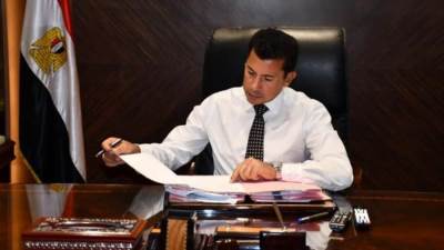 وزير الرياضة يباشر مهام عمله من مقر الوزارة بالعاصمة الإدارية