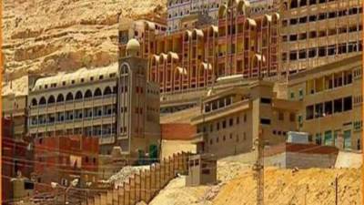 سندوتش الفول بجنيه في دير درنكة بأسيوط..ومسلمين: نصلي الجمعة ونفطر مع اخوتنا