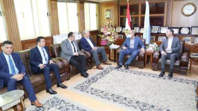 وزير الزراعة يلتقى محافظ كفر الشيخ لبحث سبل تحقيق التنمية الزراعية بالمحافظة