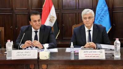 وزير التعليم العالي يرأس اجتماع المجلس الأعلى للجامعات بجامعة الإسكندرية