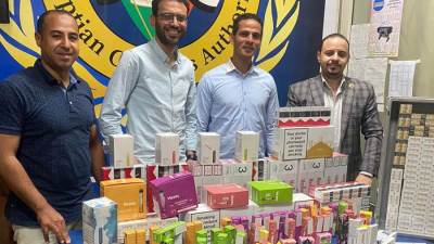 جمارك مطار سوهاج الدولى تضبط تهريب عدد من السجائر الإلكترونية والأجنبية