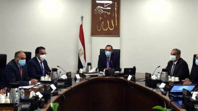 رئيس الوزراء يتابع الموقف التنفيذي للمشروع القومي لتجميع وتصنيع مشتقات البلازما