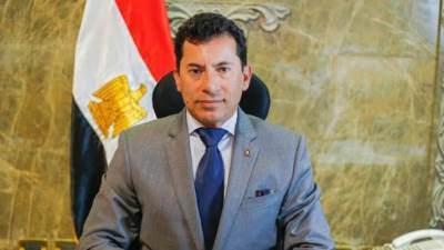 وزير الرياضة يطمئن على الحالة الصحية لمجدي أفشة وأشرف قاسم لاعب الزمالك السابق