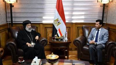 وزير الشباب يلتقي أسقف عام كنائس وسط القاهرة