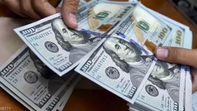 الدولار يصعد واليورو يقترب مجددا من أدنى مستوى في20 عام