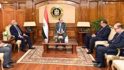 وزير الصناعة يستقبل محافظي الشرقية وبورسعيد لتعزيز فرص الاستثمار الصناعي بالمحافظتين