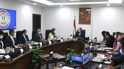 مدبولي يتابع موقف مشروعات «صندوق مصر السيادي» لجذب الاستثمارات الأجنبية