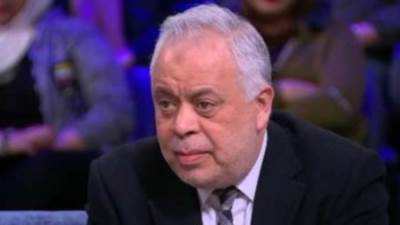 أشرف زكى يحذر من مدرسة توهم طلابها بحصولهم على كارنيه نقابة الممثلين