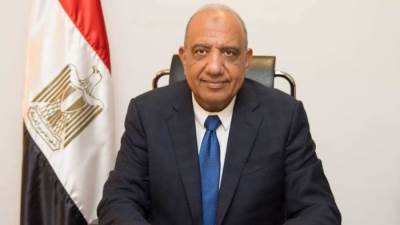 وزير قطاع الأعمال يتابع موقف مشروعات شركات "القابضة للسياحة والفنادق"