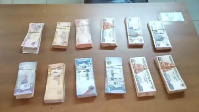 جمارك ارقين تضبط محاولة تهريب كمية من النقد المصرى والأجنبى 