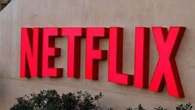 بلومبرج: نتفليكس تدرس طرح نسخة أقل سعرا مدعومة بإعلانات