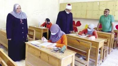 طلاب الدور الثاني للثانوية الأزهرية يؤدون امتحانات التوحيد والديناميكا والفلسفة 