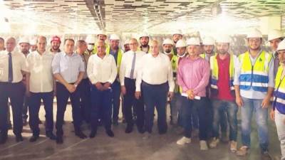 وزير قطاع الأعمال العام يتفقد مواقع الإنشاءات الجديدة للمصانع