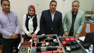 جمارك مطار سوهاج الدولى تضبط تهريب عدد من الساعات العادية والثمينة