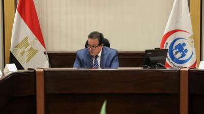 وزير الصحة يؤكد أهمية التنسيق المستمر بين الوزارة ونقابات المهن الطبية