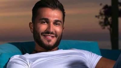 فرقة موسيقية ورقص أثناء تشييع جنازة الفنان جورج الراسي بلبنان 