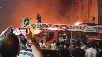 نشوب حريق هائل داخل ملهى ليلي شهير بالإسكندرية 