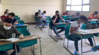 طلاب الثانوية العامة دور ثان يبدأون امتحان الفلسفة والأحياء والاستاتيكا