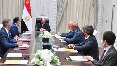 الرئيس السيسي يستعرض مع "إيني" نشاط الشركة ترسيخًا لتحول مصر لمركز إقليمي للطاقة