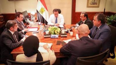 "عبدالغفار" يتابع مع شركة" وادي النيل "خطط تطوير ورفع كفاءة المنشآت الصحية