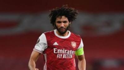 الننى يشارك جمهوره بصورة لقدمه داخل "الجوراب الطبى" بموضع إصابته