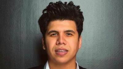 عمر كمال يروج لأغنيته الجديدة خلينا سهرانين