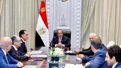 الرئيس السيسى يستعرض إنتاج الكهرباء من الطاقة المتجددة مع "اتحاد شركات يونانية"