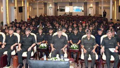 رئيس أركان حرب القوات المسلحة يتفقد معهد المهندسين العسكريين لحصوله على المركز الأول