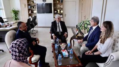 وزير التعليم العالي يبحث مع المعهد المُتحد للعلوم النووية بروسيا الاتحادية