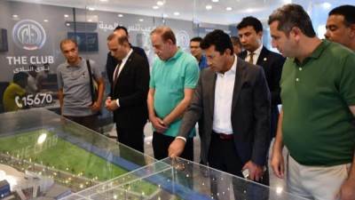 وزير الرياضة يتفقد فرع نادى النادى بشيراتون قبل التشغيل التجريبي غدا