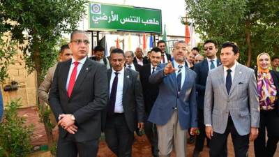 وزير الرياضة ومحافظ الفيوم يفتتحان تطوير نادى المحافظة