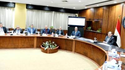 «الملا» يتابع إجراءات البترول التي تم اتخاذها في ظل الأزمة الروسية الأوكرانية