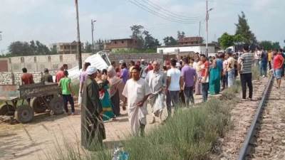 النيابة العامة تأمر بحبس" سائق الميكروباص" المتسبب في حادث القطار بفاقوس