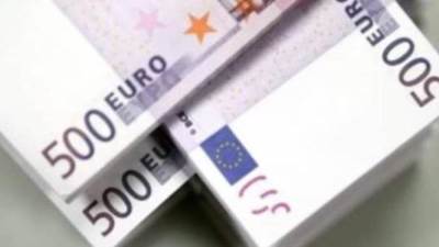 اليورو دون 0,99 دولار لأول مرة منذ عشرين عاما