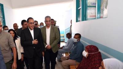 رئيس الوزراء يتفقد أعمال تطوير وتوسعة مدرسة قلهانة الابتدائية بالفيوم