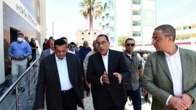 «مدبولي» يتابع تنفيذ مشروعات مبادرة "حياة كريمة" بقرية قلهانة بمحافظة الفيوم