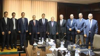 شاكر يتابع مع شركة شنايدر إلكتريك سير الأعمال في مراكز التحكم والتعاون المشترك